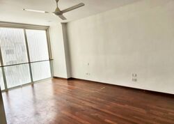 Fifth Avenue (D10), Terrace #613837491